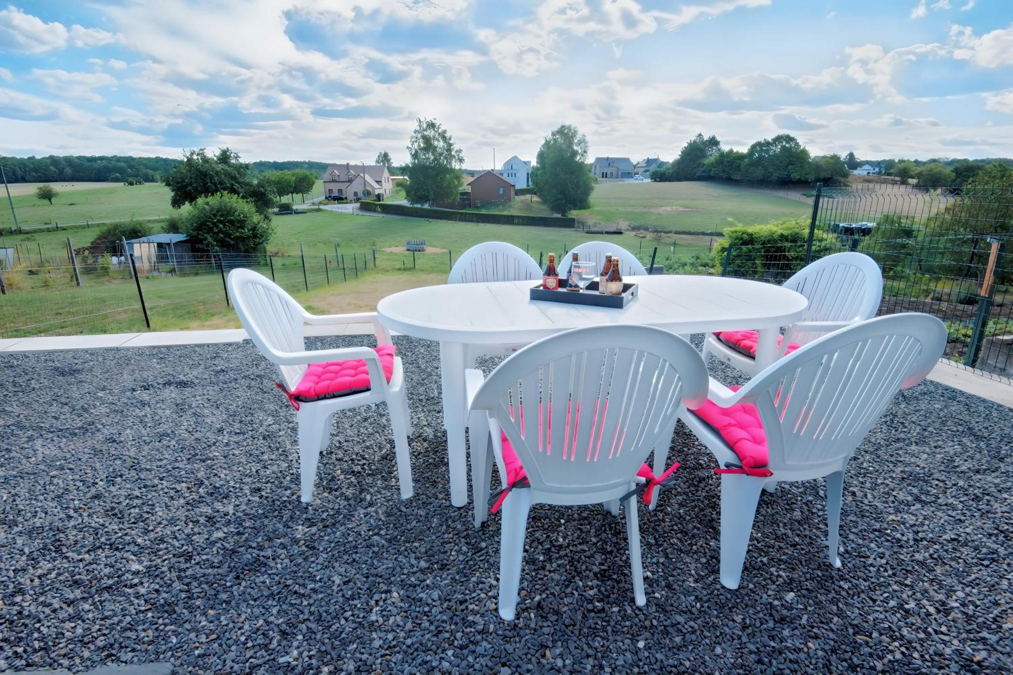 Au Chant Des Roches - Parking - Wifi - Terrasse - Chambres Familiales - Cerfontaine Exterior photo