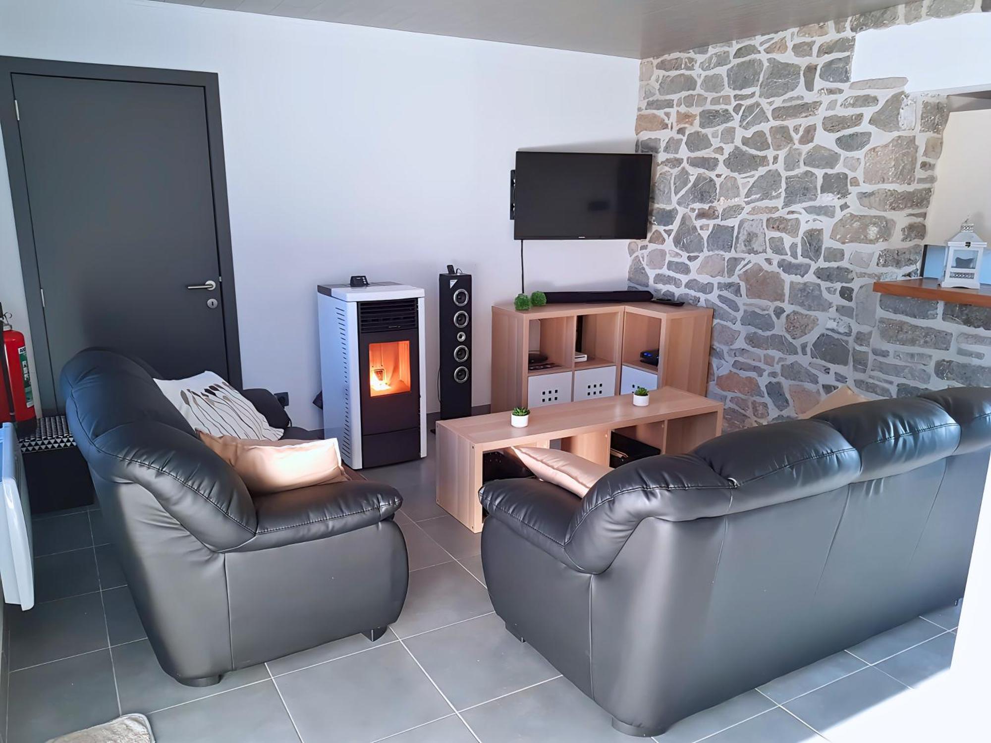 Au Chant Des Roches - Parking - Wifi - Terrasse - Chambres Familiales - Cerfontaine Exterior photo