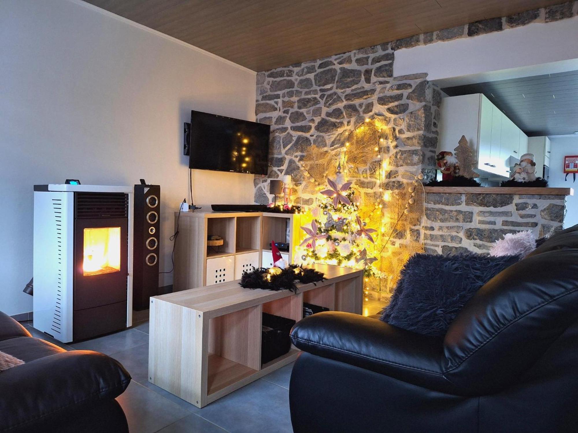 Au Chant Des Roches - Parking - Wifi - Terrasse - Chambres Familiales - Cerfontaine Exterior photo